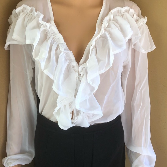 Tops - White ruffle long sleeve button front blouse